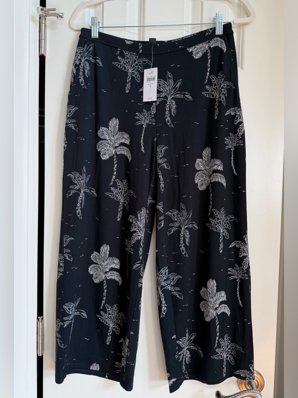 NWT J. Jill Wearever Wide Leg Cropped Pants Black Palm Tree Size S Petite Travel